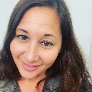 Meet your Posher, Alexis